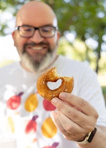 Planning your trip to Apple Hill? Visit Rainbow Orchards for apple cider donuts chill California vibes. Learn more: https://californiagrown.org/blog/rainbow-orchards/ | California Grown