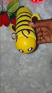 honey bee 🐝 craft...waste can reuse idea...#naruku _purukku_craftee