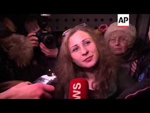 Freed Pussy Riot band member arrives in Moscow