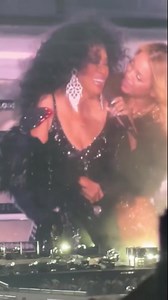 Beyoncé got the ultimate B’Day serenade from the legendary Diana Ross at her #RenaissanceWorldTour birthday show! 🎶🎉🎂 See all the celebs who were there: https://extratv.com/photos/2023/09/02/celebs-at-beyonces-renaissance-world-tour-in-l-a (📷: bconway_esquire/Local News X/TMX) | Extra