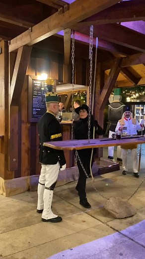 Der erste Tag auf dem Christmarkt 2025 in Freiberg geht zu Ende. Video: Heike Hubricht | Freie Presse Freiberg