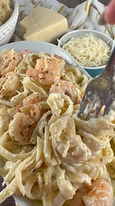 Copycat Olive Garden Shrimp Alfredo hits just right!!!! #copycat #copycatrecipe #copycatrecipes #copycatrecipesuccess #olivegarden #olivegardencopycat #shrimpalfredo | Food Hussy