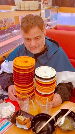 74K views · 651 reactions | Almoço de leve no Japão. #sushi #japao #caçuladepneus | Diguinho Coruja | Facebook