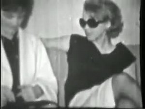 Vintage - 1960s - 2 Shy Housewives