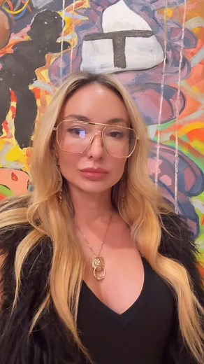 EIGHT DAYS until the 11th Annual @sideline_pass Toy Drive Kick-Off Party presented with the amazing Mrs. Gayle Benson and @jenhale504 at the @saints Practice Facility 🎁🎄Games, music (PNC, Karma, & the St. Aug Band!!), amazing food from Pigeon’s and dozens of local restaurants, cocktails, Santa, family portraits (take your Christmas card photo!!), silent auction (including @reagancharlestonjewelry pieces!!). Come celebrate the holiday season to give back to children in foster care & group homes