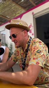 757 reactions · 47 shares | Emina in London ♡ Wish you a wonderful day, everybody. #sirimosevdah | Divanhana | Facebook