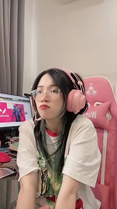 6.7K views · 465 reactions | tay iem xinh lắm này cầm đi =)) #reels #lamtamcham #tiktok | Lâm Tâm Châm | Facebook