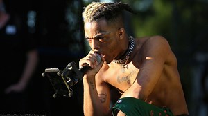 XXXTentacion posthumously wins American Music Award for "17"