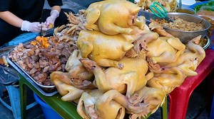 28K views · 656 reactions | Nhìn phát thèm hàng gà luộc da vàng ươm...