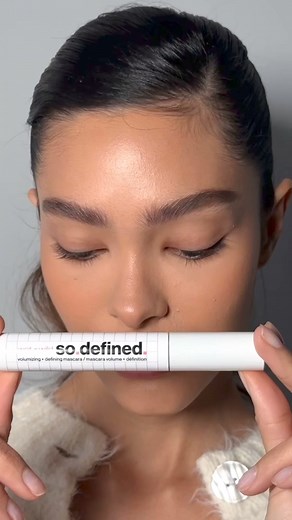 Long, luxurious lashes in the blink of an eye 👁️ 'So Defined' Mascara boosts your lashes with a nourishing formula with Castor Oil & a tapered wand to coat each lash 💁‍♀️⁠ ⁠ Get it @target @walgreens @cvspharmacy and shop our #Amazon store at #LinkInBio #wnwSoDefined #wetnwildbeauty #crueltyfree | wet n wild