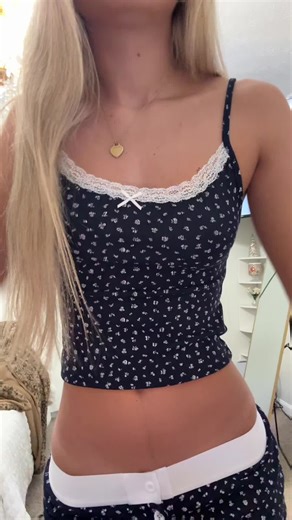 You mine | why you so fine gotta make you mine