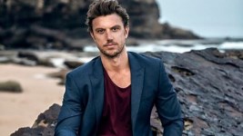 Biografi dan Profil Lengkap Agama Adam Demos, Pemain Film Sex/Life Netflix yang Disorot Netizen