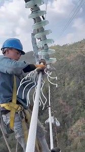 Electrical line workers | Civil Engineering&Architecture