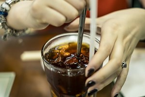 Słodzik może obniżać skuteczność leczenia. Nowe odkrycie badaczy