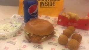 Why have a normal lunch when you can have a Smart Lunch? Order now our new Smart Lunch Offer for $10 only! 📞01-210310📞 | Deek Duke