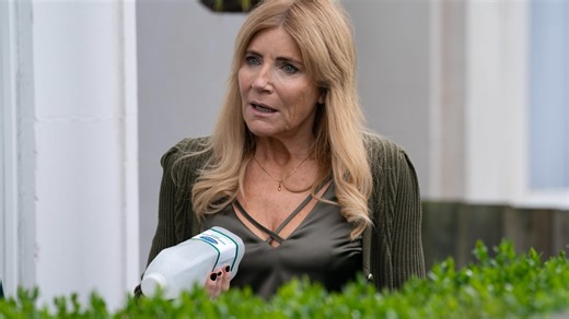 Cindy Beale gets ultimatum about George Knight in EastEnders