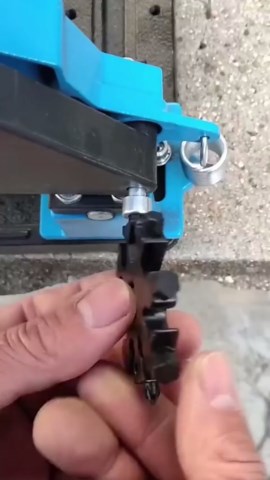 4 Pack Multitool, 18-in-1 Stainless Steel Multitool, Snowflake Tool Keychain, Flat Phillips Screwdriver/Wrench/Snowflake Bottle Opener, Mini Durable and Portable