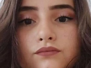 Brazilian teen dies after being struck by pole with head out bus window