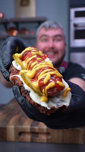 Hot dog inside fried chicken ​🌭​🤤​ #DoubleDown #doubletrouble #hotdogheaven #friedchickenlover #deepfriedchicken #reels | Albert_cancook