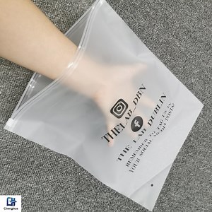 [Hot Item] Custom Promotional Resealing Transparent Ziplock Bags PVC Plastic Clothing Packaging Frosted Zipper Bags Printed Logo
