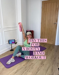 Do you want a great BUM workout?Here are 4 Great Booty Band Exercises 🍑. 1. Fire hydrant. 2. Single Leg Bridge. 3. All Fours Leg Extension & out 4. Glute Bridge Pulse Out. I recommend doing 50 secs of each or 30 reps of each, and of course on both legs!🔄 Repeat all twice! 🔥#Bumworkout #gluteworkout #womenover40 #womenover50 #womenover60 #menopausefitness #perimenopausefitness | Cara Metz