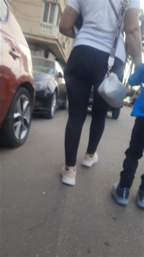 Jiggly booty walk