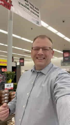 Looking forward to seeing you this weekend at your Waverly Hy-Vee to help you save big on Back to School basics, Tailgating necessities, Pantry must-haves and more!! Working hard to bring you all of the best deals in town. | Hy-Vee | Facebook