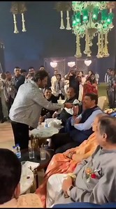 3.1K views · 41 reactions | DY.CM FADNAVIS NE NAGPUR KI EK WEDDING MAIN SINGER JAVED ALI KE SATH JAB GAANA GAYA !!! | Bhindi Bazaar | Facebook