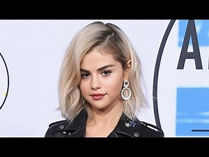 Selena Gomez ROCKS Blonde Hair & All-Leather Outfit For 2017 AMAs Carpet