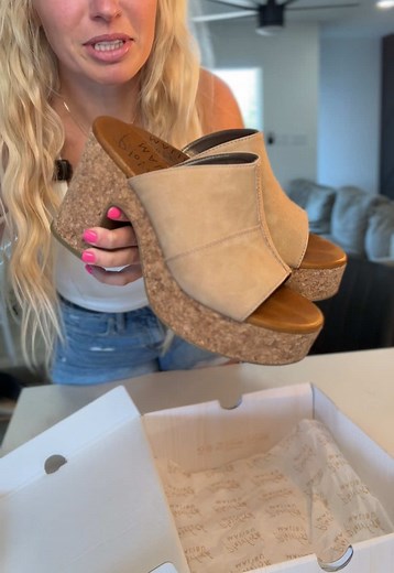 Lightweight Comfortable Blowfish Wedges — Perfect Staple Heels