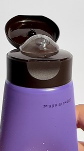 When we say this is like a burst of freshness, we mean it! This gentle shower gel is enriched with Osmoter™, our signature blend of Dead Sea minerals, along with soothing Aloe Vera extract. It cleanses your skin while keeping it hydrated and protected, without stripping away its natural defenses. The Spring Blossom scent adds a touch of magic, with vibrant notes of lemon, plum, lily, lilac, rose, and orange blossom—an aromatic experience that sparks creativity and imagination. Treat your skin to