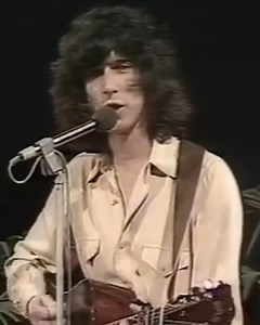 Vandaag is Boudewijn de Groot jarig🥳 De zanger mag 79 kaarsjes uitblazen🎂 Gefeliciteerd Boudewijn, maak er een mooie dag van😍 | Sterren NL