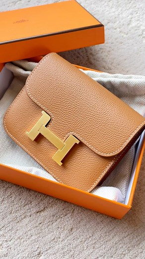 2.8K views · 3 comments | Maximum Timeless Luxury on your Pocket 縷 Hermes Constance Slim wallet Gold Epsom, The perfect blend of classic and elegan. Perfect accessory for the modern luxury lifestyle. With its lux materials and design, this classic wallet is sure to make a statement. Shop effortlessly at www.balilene.com or reach out on WhatsApp at 085330033003 for more information❣️ | Balilene | Facebook