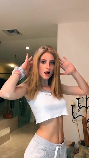 🌟 One of the most stunning Midriffs in all of Tik Tok... 🌟 CR: emily_kirschner