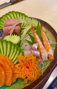 Sashimi mix | Aum Wudthichai Soda | Facebook