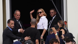 Celebrities flocked to Dior's Paris Fashion Week show—including Jennifer Lawrence in this classic white shirt and black pants combo 😍. Read more: https://bit.ly/3RuQnLc | Marie Claire Australia