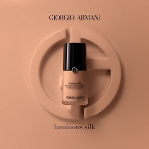 Discover Luminous Silk foundation, a lightweight foundation with a silky soft texture. Available in 40 shades. | Armani beauty