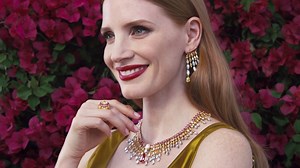 「Sunlight Journey（サンライト・ジャーニー）」ハイジュエリーコレクションを纏い、息を呑むほどの美しさで魅せるピアジェのアンバサダー、ジェシカ・チャステイン（Jessica Chastain）。 コレクションを見る： http://bit.ly/PiagetSunlightJourney #SunlightJourney | Piaget (ピアジェ)