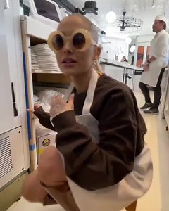 Ariana Grande surprises her fans at r.e.m. beauty event in NYC. #ArianaGrande | Glitter Magazine | Facebook