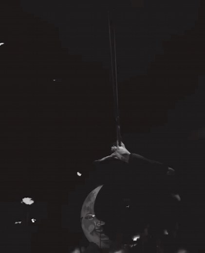 We love this stop motion film taken by @mycircuslense of @antony__cesar as he flies up into the roof of the tent! Our first week at @stonorpark is done and there’s just a handful of tickets left for our second week here. #circus #giffordscircus #stonorpark | Giffords Circus