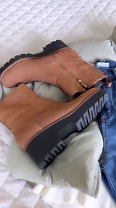 The secret to the comfort in our Morgan boot? Heel cushioned pillow pods and our eFlex technology. Click here to shop https://bit.ly/490So7E // Cynthia Hannam | Easy Spirit