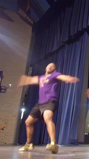 12K views · 107 reactions | This made OUR body hurt  He was hitting them splits! Tag a Que who should try this next  #HBCUBUZZ #BowieState #BSUPride #OmegaPsiPhi  : @experiencebowiestate | HBCU Buzz | Facebook