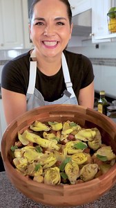 Te voy enseñar cómo preparar esta ensalada con corazones de alcachofa 🧑🏻‍🍳🥗 #chef #cocinafacil #ingridlajefa #recetas #tipsdecocina #alcachofa #salads Corazones de alcachofa de San Miguel De Origen | Ingrid Ramos