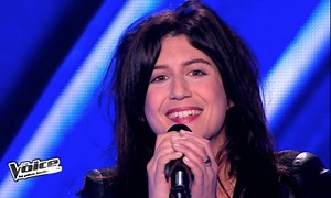 Sarah Caillibot - Pull marine (Isabelle Adjani) (saison 02)