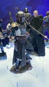 Closer look at the Hot Toys 1/6 Scale #BobaFett (#TheMandalorian) 2-pack. More info including how to pre-order on BFFC: https://bobafett.club/30ipb 🔖 📹: Sideshow Collectibles, at Micro Con | Boba Fett Fan Club