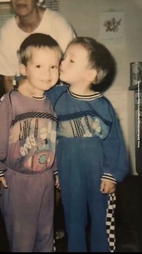 29K views · 48 reactions | Zwei Jahrzehnte später und wir singen immer noch mit!  Hand auf Herz: Wer hatte Poster von @tokiohotel im Zimmer?  | Gala | Facebook