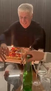 249K views · 6.7K reactions | “Ce l’abbiamo fatta”  Le candeline per i 68 anni Mister Gasperini le ha spente, chissà che il desiderio non sia a tinte giallorosse…  #AsRoma | LAROMA24.IT | Facebook