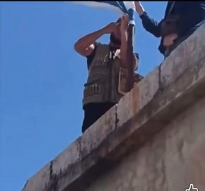 According to reports from Syria, an Israeli flag is raised above a building in Sweida, Syria | I stand with Israel