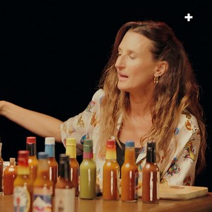 41K views · 128 reactions | Dis-nous Camille, c'est quoi "Faire une Brad Pitt" ? | Studio Bagel | Facebook