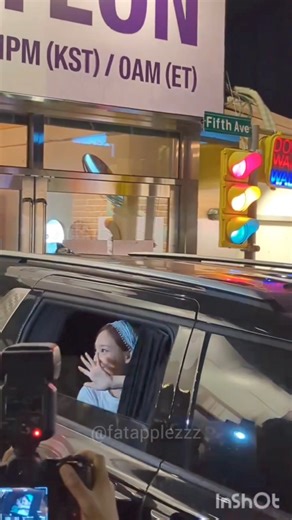 3.3K views · 404 reactions | NAYEON at the 'NA' Pop-up Store ✨  futuresareinmy, fatapplezzz - Nayeoncé Knowles | Everything TWICE | Facebook